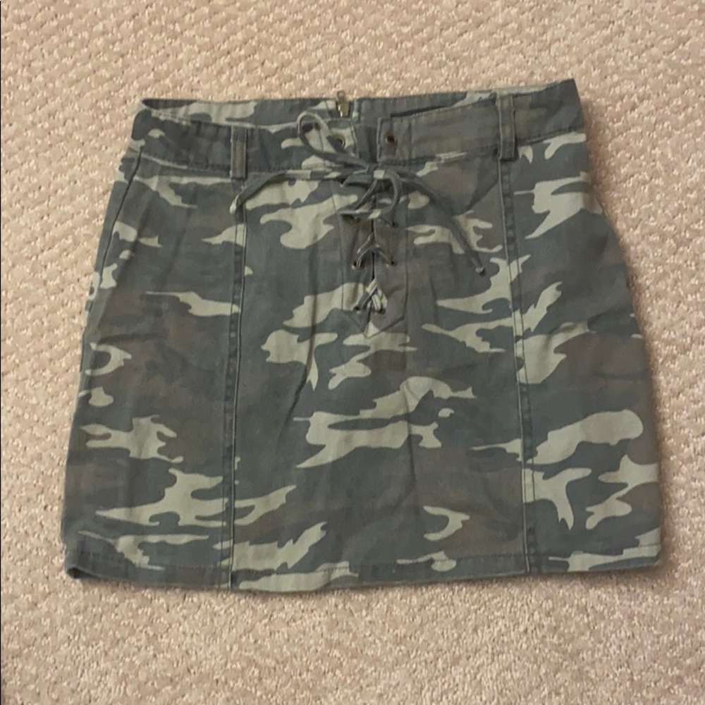 Tie up camo mini skirt